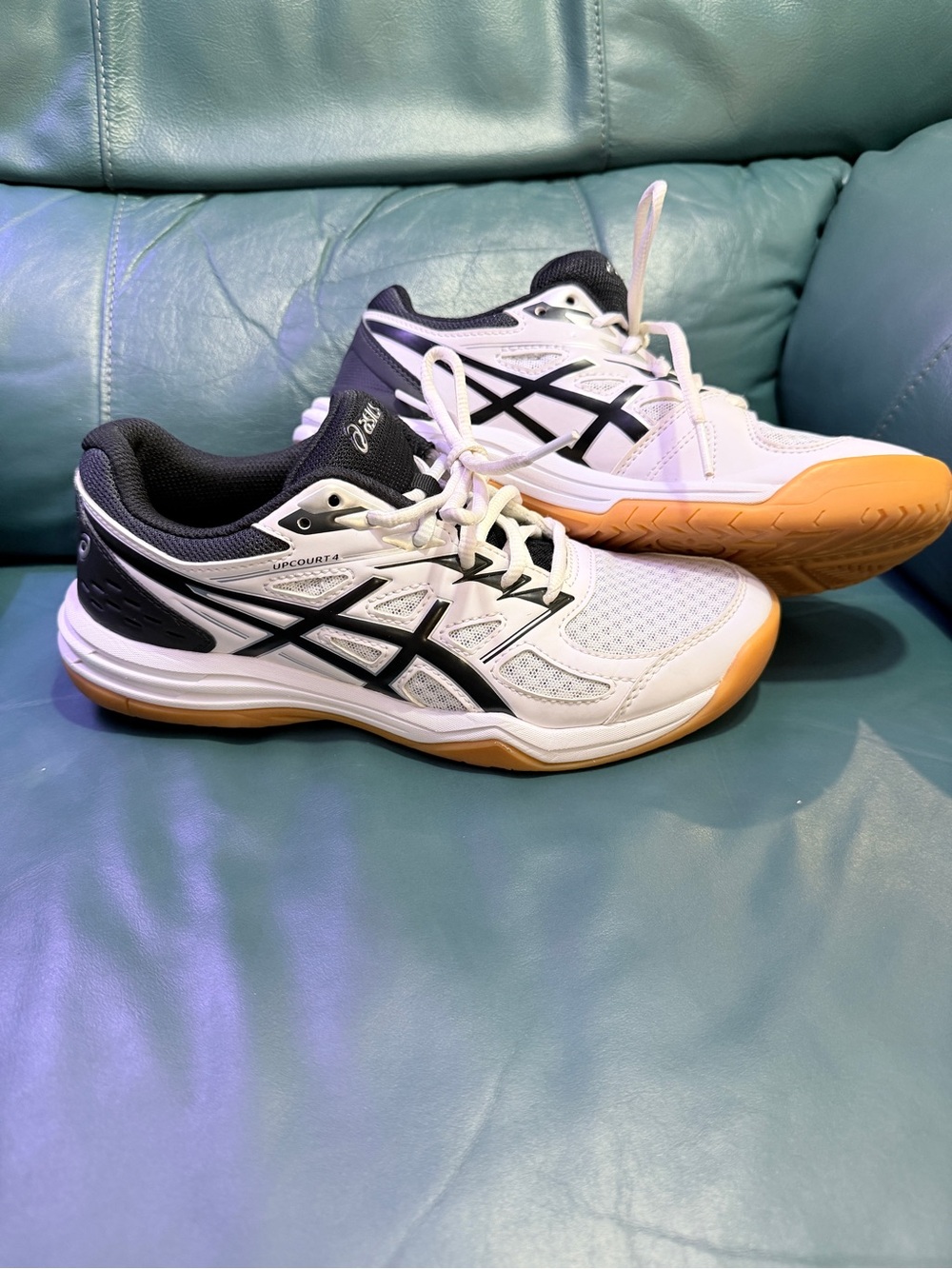 Asics Upcourt 4 women’s volleyball sneakers
